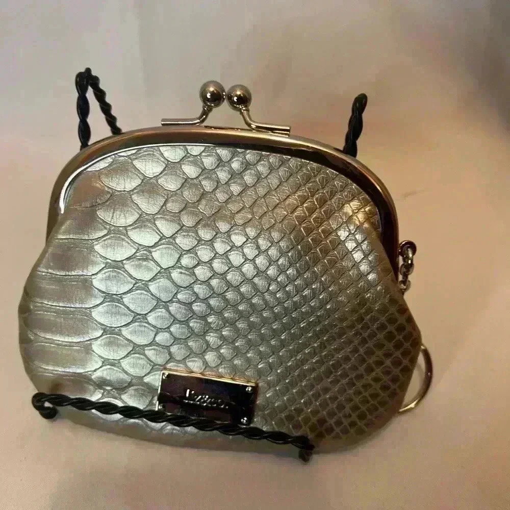 Vintage LIZ CLAIBORNE Gold Silver Textured Coin Change Purse Wallet keychain - Picture 2 of 7